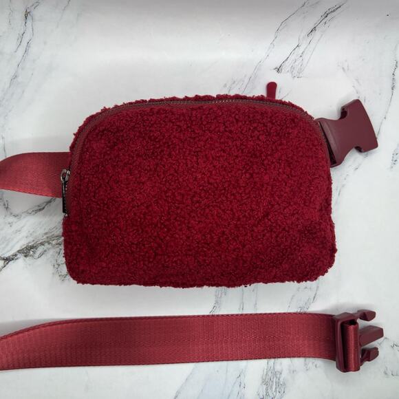 Everyday burgundy sherpa fuzzy standard - Picture 1 of 7
